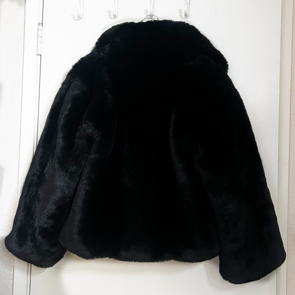 VICTORIAS SECRET BLACK
Faux Fur Coat Jacket-Small - Picture 6 of 6